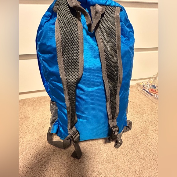 Travel backpack - Picture 3 of 7